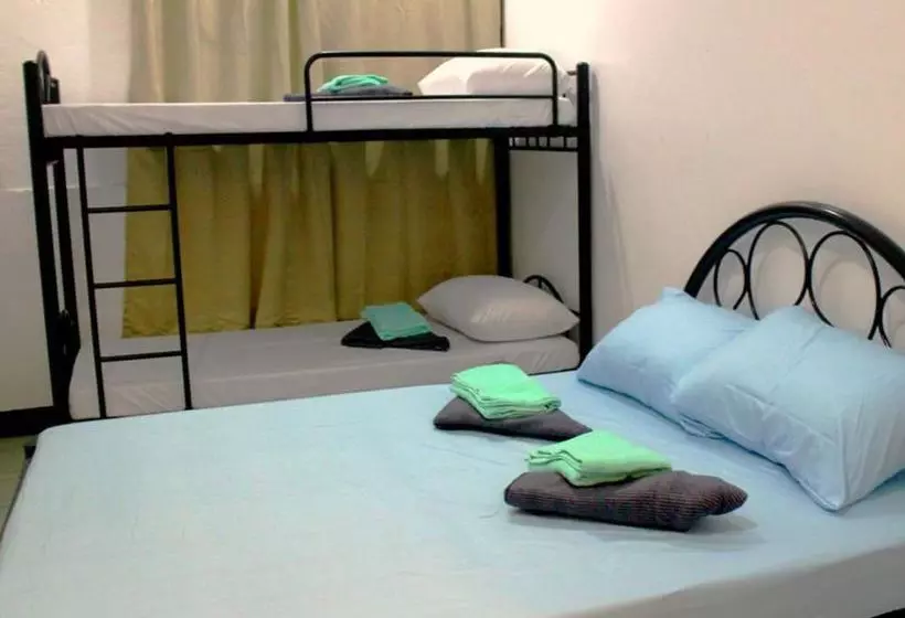 ユースホステル Tagaytay Garden Budgetel  City Center