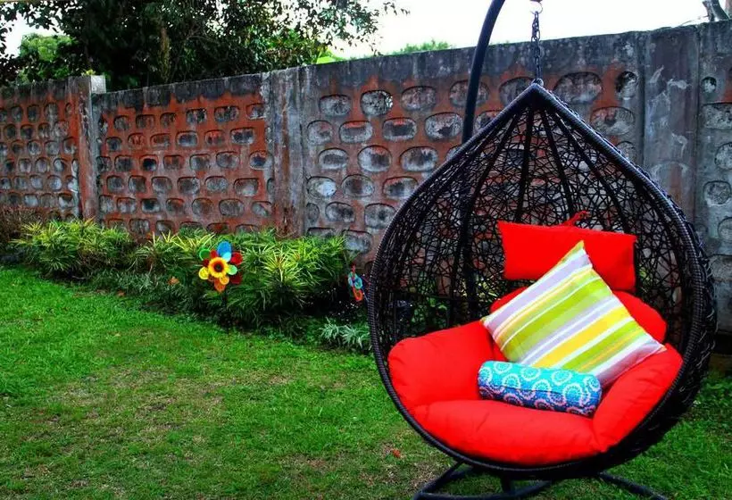 ユースホステル Tagaytay Garden Budgetel  City Center
