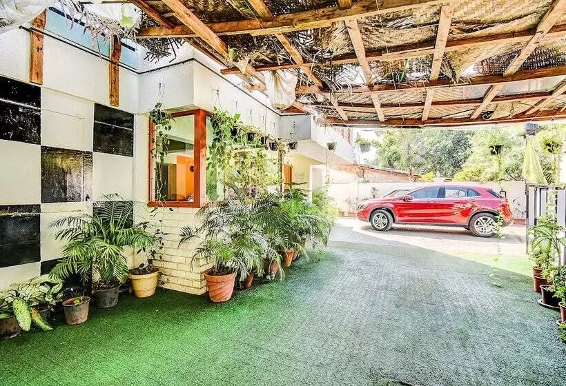 Arotel Rooms & Suites