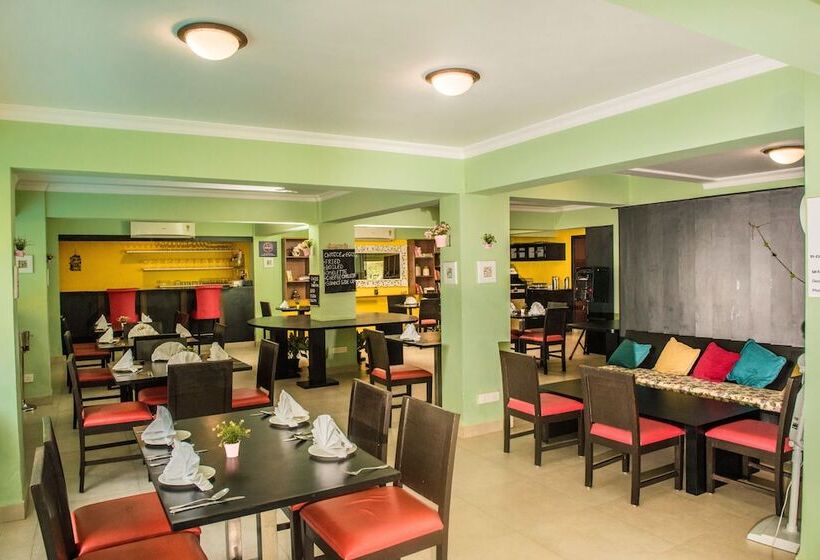 Arotel Rooms & Suites