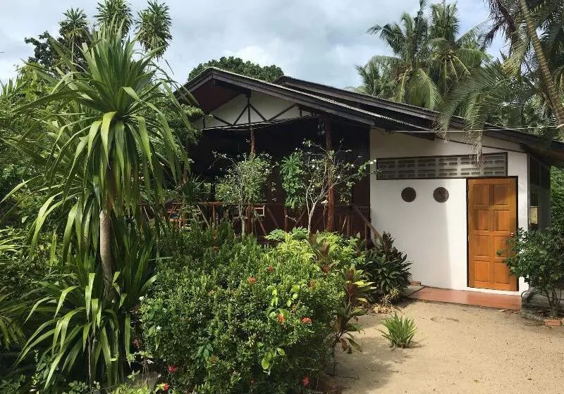 هتل Bangpo Village