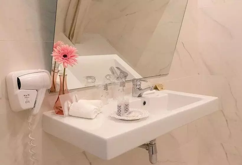 Отель Consolata