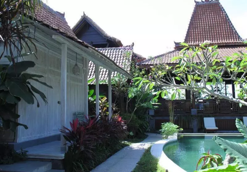 فندق Kampung Cenik