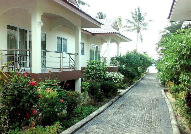 ホテル Krisada Beach Resort