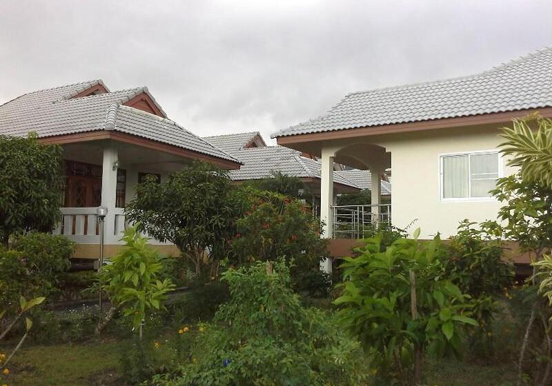 ホテル Krisada Beach Resort