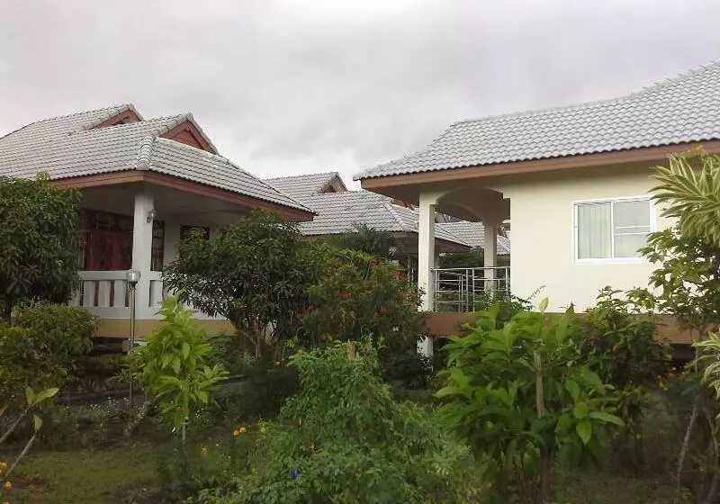 هتل Krisada Beach Resort