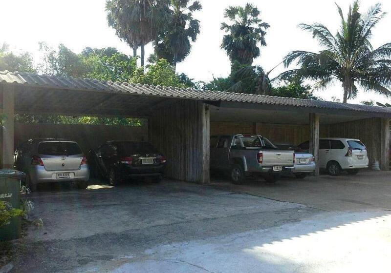 ホテル Krisada Beach Resort