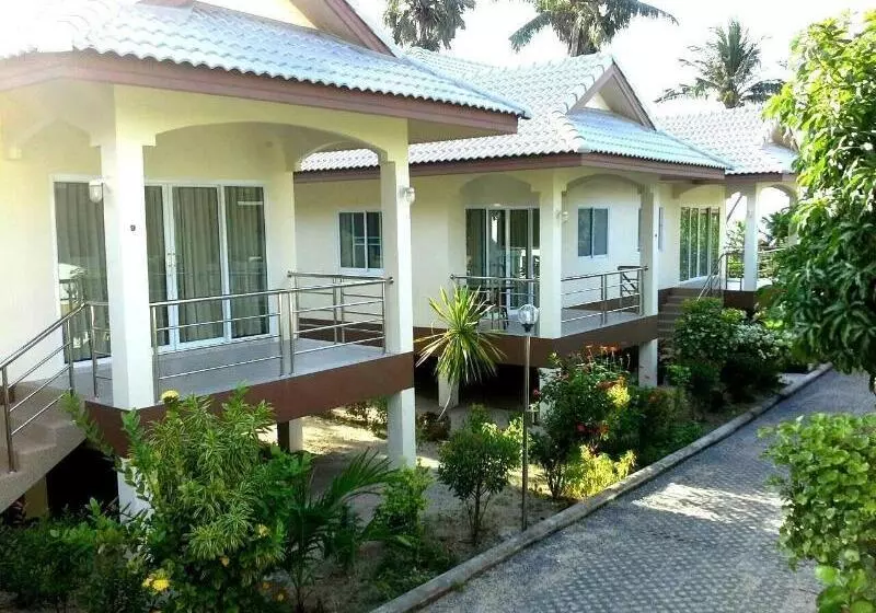 هتل Krisada Beach Resort