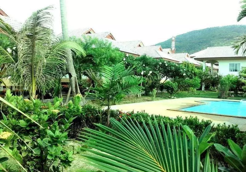 هتل Krisada Beach Resort