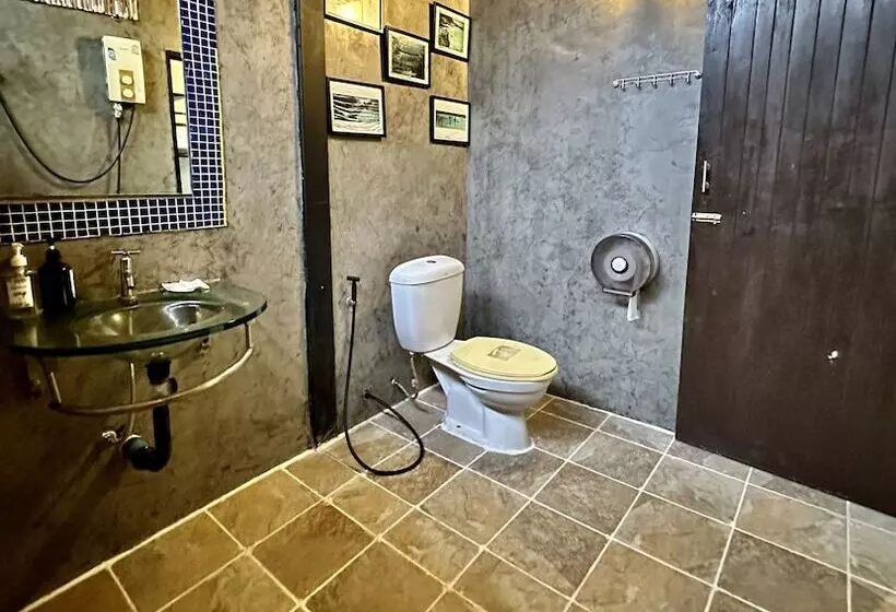 هتل Lipe Oasis Resort