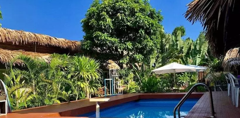 هتل Lipe Oasis Resort