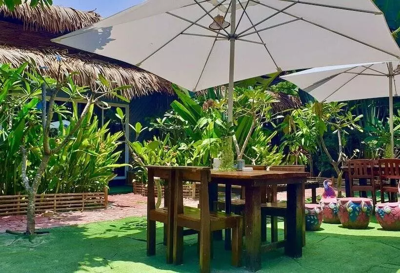 هتل Lipe Oasis Resort