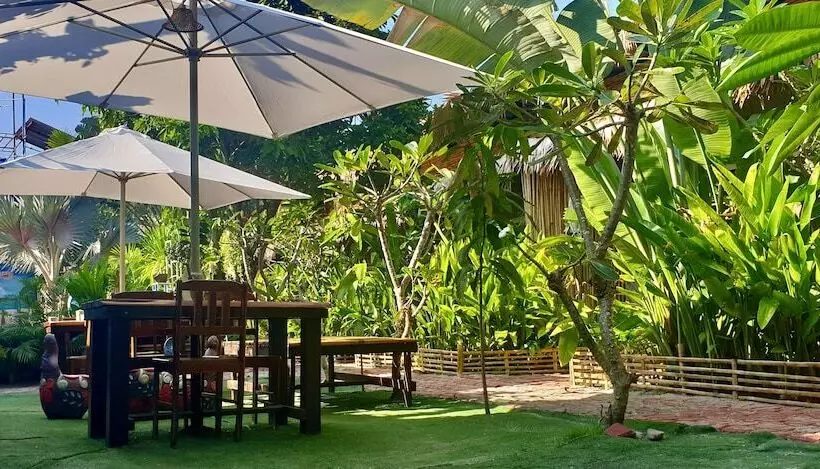 هتل Lipe Oasis Resort