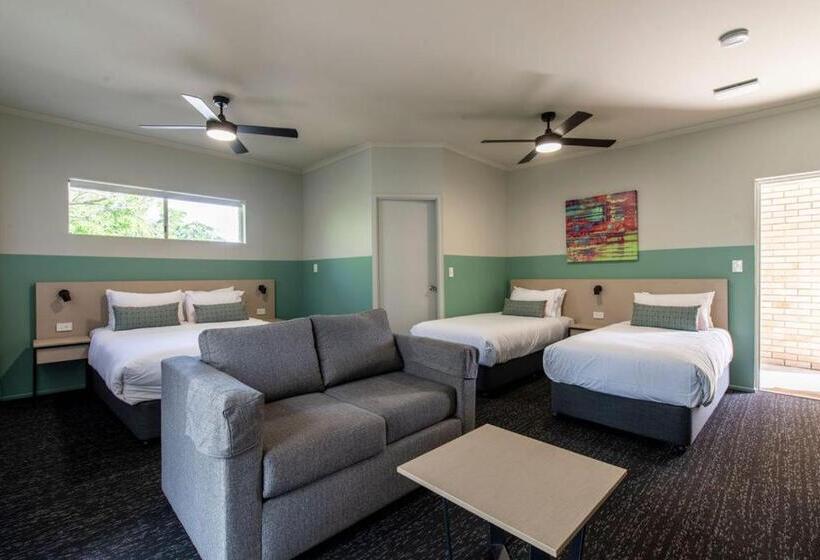 בית מלון כפרי Nightcap At Waterfront