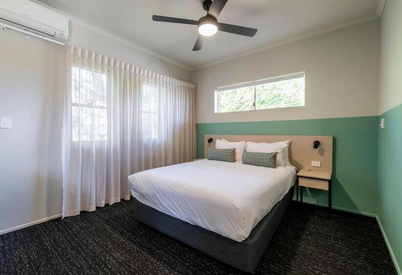 בית מלון כפרי Nightcap At Waterfront