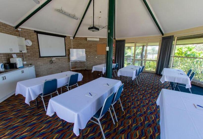 בית מלון כפרי Nightcap At Waterfront