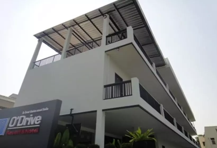 בית מלון כפרי O  Drive Resort &