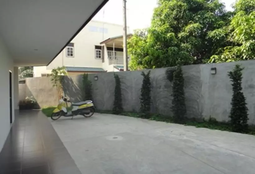 בית מלון כפרי O  Drive Resort &