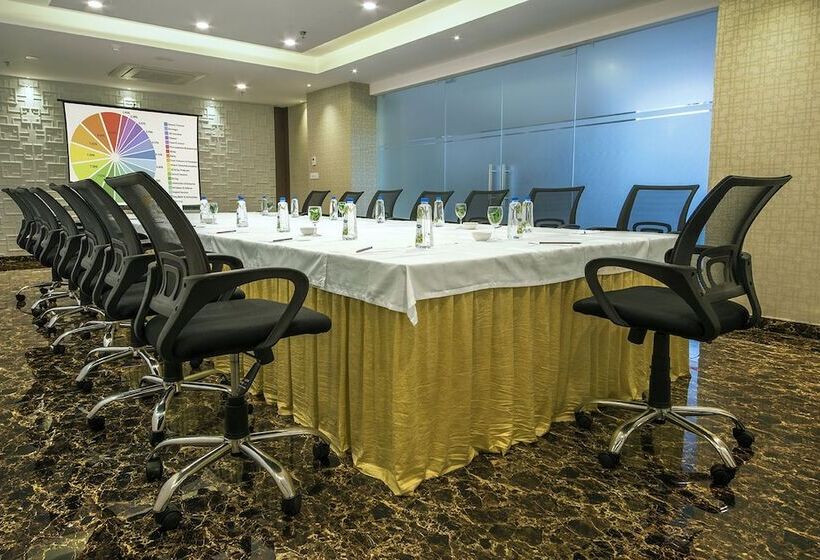 בית מלון כפרי The Fern Residency Kolkata