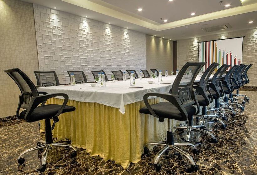 בית מלון כפרי The Fern Residency Kolkata