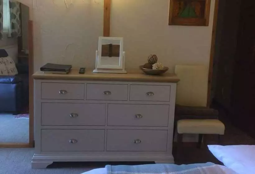 Отель The Old Inn