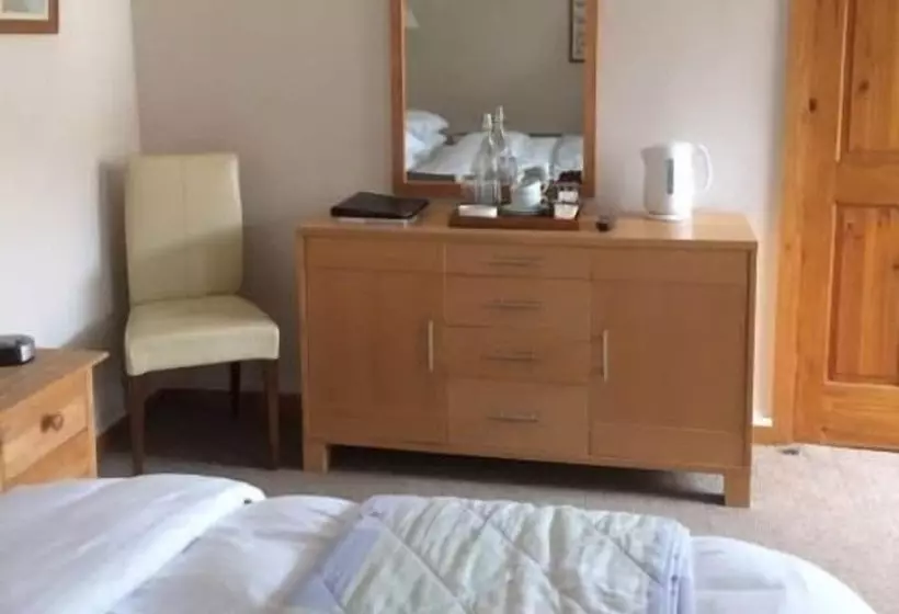 Отель The Old Inn