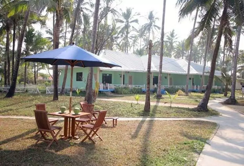 هتل Yuzana Resort Ngwe Saung Beach