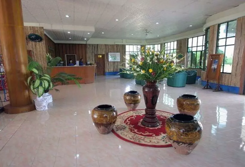 هتل Yuzana Resort Ngwe Saung Beach