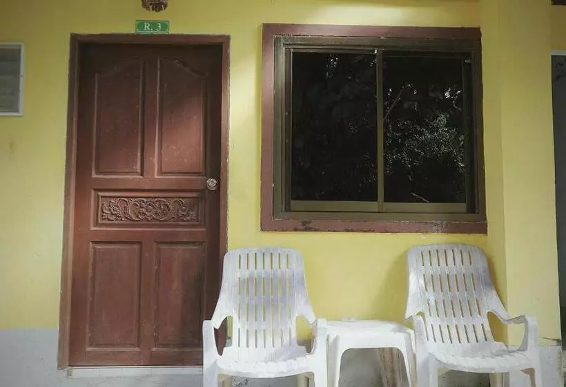 ペンション Marina Hut Guest House