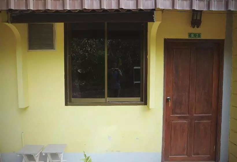 ペンション Marina Hut Guest House