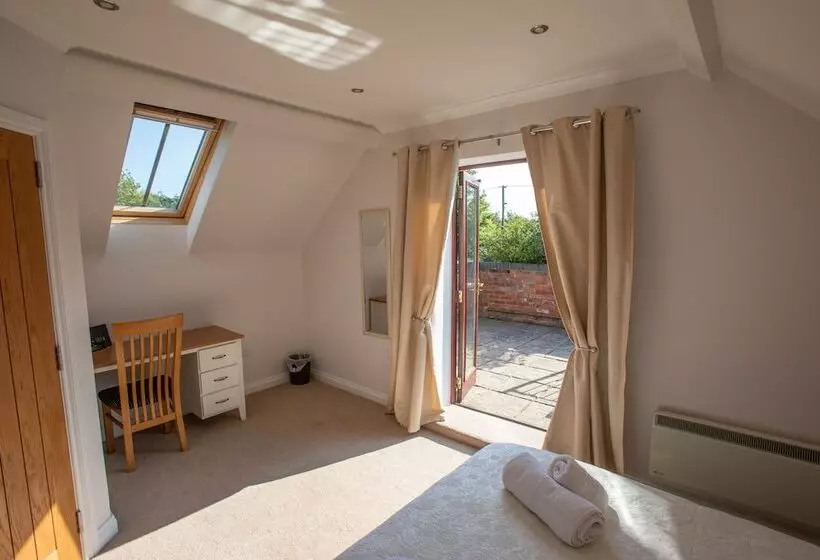 Пансион Newclose Farm