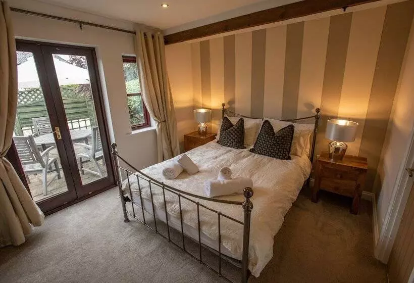 Пансион Newclose Farm