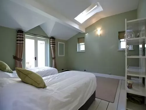 تختخواب و صبحانه Broadrock