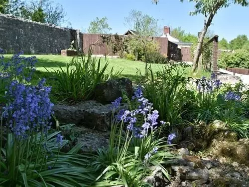 تختخواب و صبحانه Broadrock