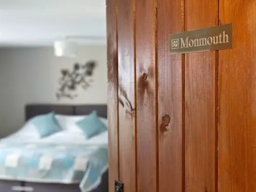 تختخواب و صبحانه Broadrock