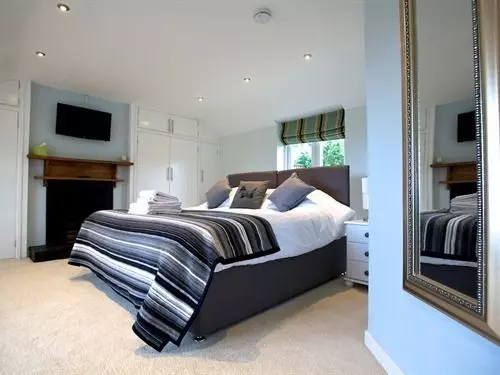 تختخواب و صبحانه Broadrock