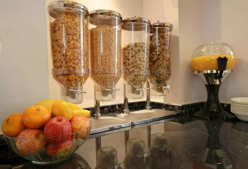 تختخواب و صبحانه Farnham