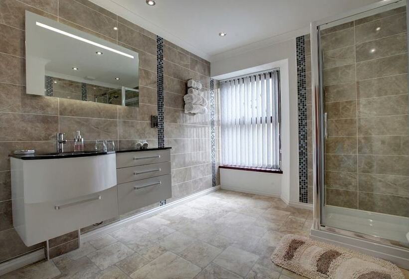 مبيت وإفطار Farnham