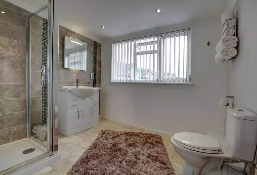 تختخواب و صبحانه Farnham