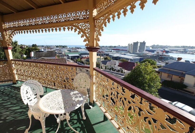 Bed and Breakfast The Grand On Macfie