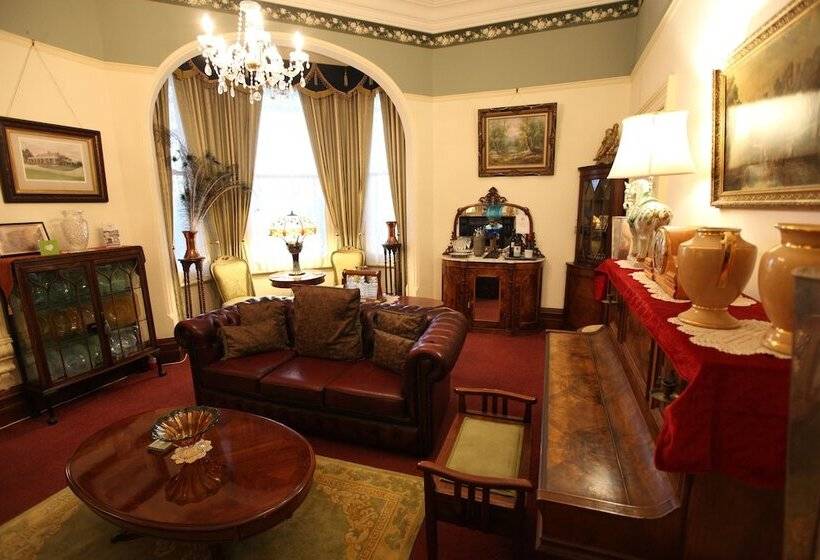 Bed and Breakfast The Grand On Macfie