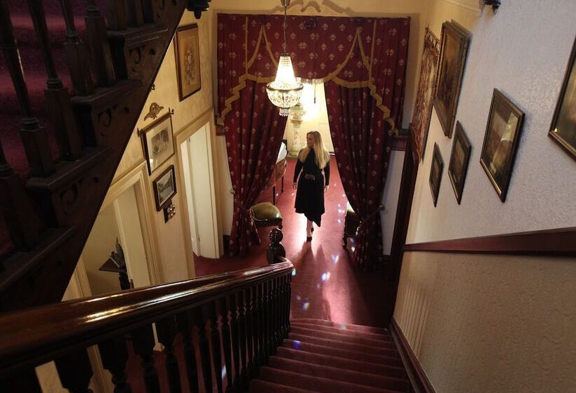 Bed and Breakfast The Grand On Macfie