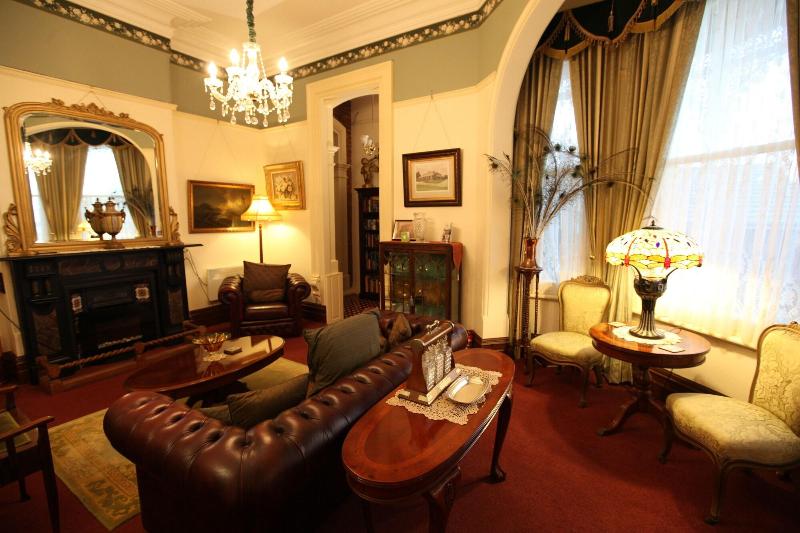 Bed and Breakfast The Grand On Macfie