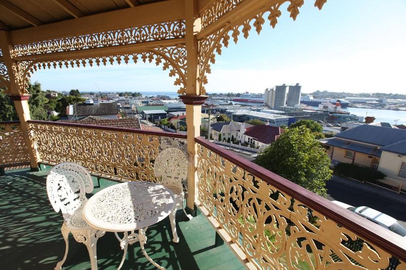 Bed and Breakfast The Grand On Macfie