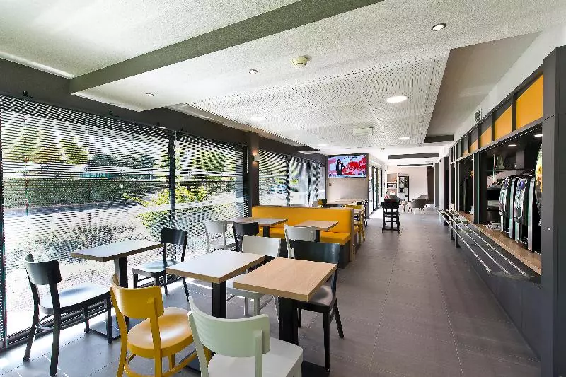 B&b Hotel Pau Zénith