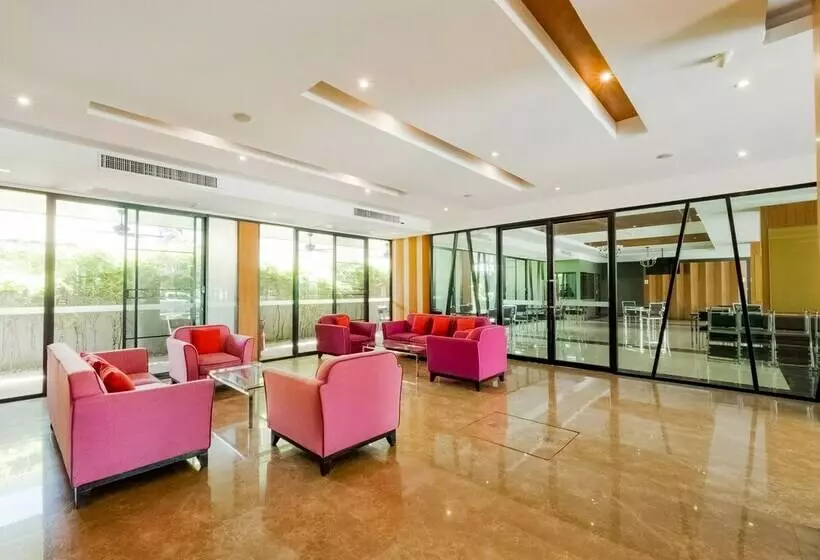 Отель Capital O 1102 The Sp Boutique