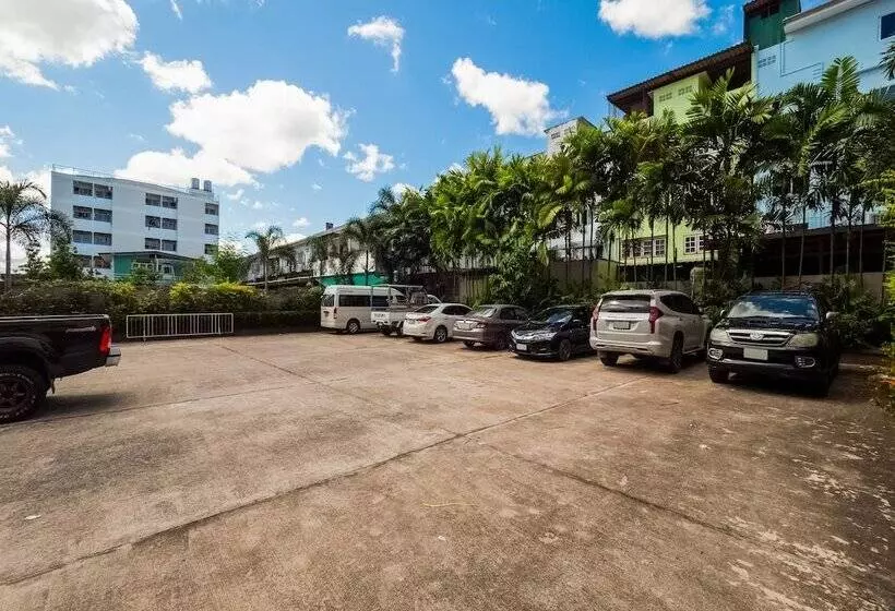 Отель Capital O 1102 The Sp Boutique