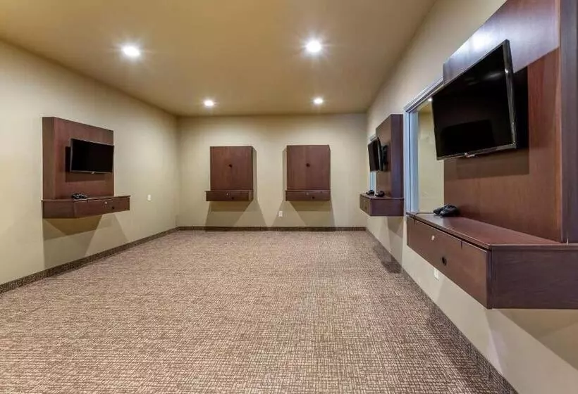 Hotel Comfort Inn & Suites Near Mt. Rushmore