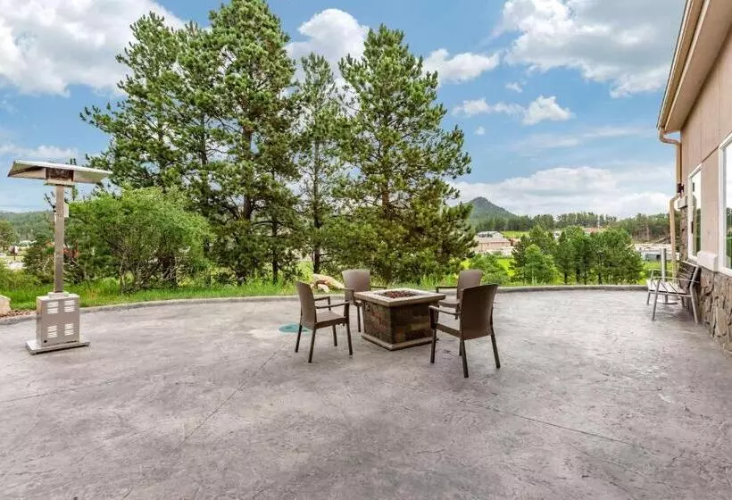 Hotel Comfort Inn & Suites Near Mt. Rushmore