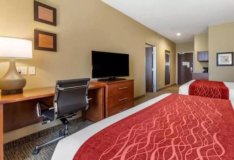 Hotel Comfort Inn & Suites Near Mt. Rushmore